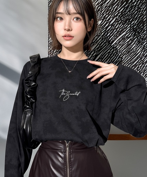 Chandelier（シャンデリア）の「ゆったり 着やすい ルーズシルエット 刺繍 ワンポイント ロンT（Tシャツ/カットソー・レディース・ブラック/ホワイト/ブラック系/ホワイト系/ブラック系2/ホワイト系1/ブラック系1/バーガンディー/ブラウン/ブラック系3/ブラック系4/ブラック系6/ブラック系5/ブラック系7・L/M/LL）」の15枚目の写真