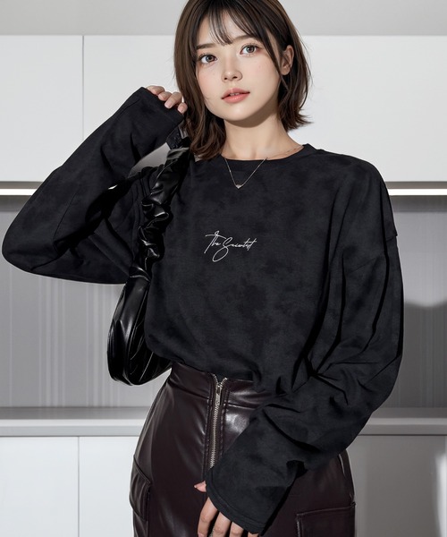 Chandelier（シャンデリア）の「ゆったり 着やすい ルーズシルエット 刺繍 ワンポイント ロンT（Tシャツ/カットソー・レディース・ブラック/ホワイト/ブラック系/ホワイト系/ブラック系2/ホワイト系1/ブラック系1/バーガンディー/ブラウン/ブラック系3/ブラック系4/ブラック系6/ブラック系5/ブラック系7・L/M/LL）」の17枚目の写真
