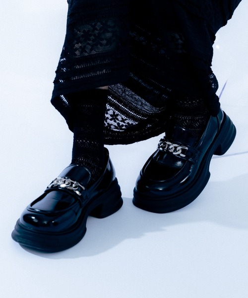 Haze Reverie(ヘイズレヴァリー)の「シルバーチェーン厚底ローファー(ローファー・レディース・ブラック・SMALL/MEDIUM/LARGE)」の5枚目の写真