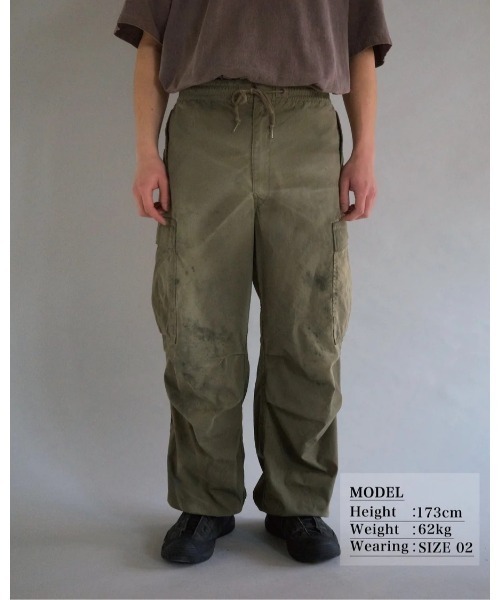 Anachronorm(アナクロノーム)の「FADED CARGO EASY PANTS(デニムパンツ・メンズ・ダークグリーン・3/2)」の13枚目の写真