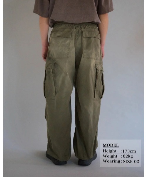 Anachronorm(アナクロノーム)の「FADED CARGO EASY PANTS(デニムパンツ・メンズ・ダークグリーン・3/2)」の15枚目の写真