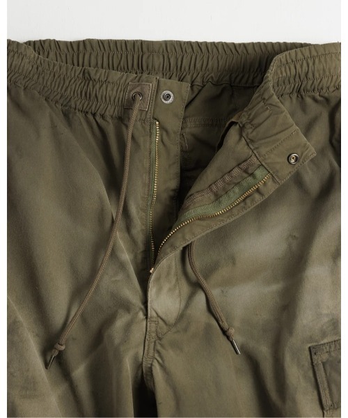 Anachronorm(アナクロノーム)の「FADED CARGO EASY PANTS(デニムパンツ・メンズ・ダークグリーン・3/2)」の7枚目の写真