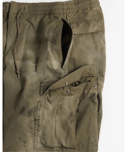 Anachronorm(アナクロノーム)の「FADED CARGO EASY PANTS(デニムパンツ・メンズ・ダークグリーン・3/2)」の8枚目の写真