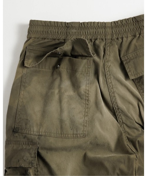 Anachronorm(アナクロノーム)の「FADED CARGO EASY PANTS(デニムパンツ・メンズ・ダークグリーン・3/2)」の2枚目の写真