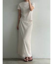 mock neck pleated crinkle setup