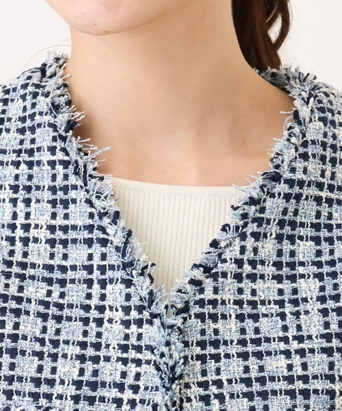 MK MICHEL KLEIN（エムケーミッシェルクラン）の「[洗える]Vネックファンシーツイードジャケット（ノーカラージャケット・レディース・ライトブルー/ブラック・38）」の19枚目の写真