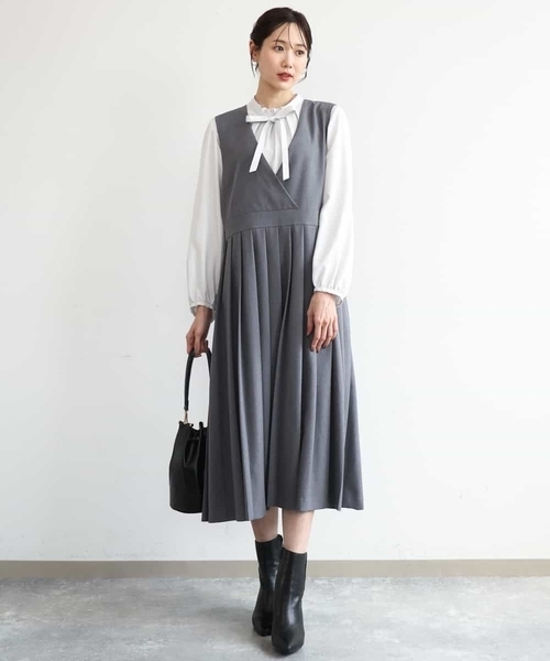 MK MICHEL KLEIN（エムケーミッシェルクラン）の「[洗える]プリーツデザインジャンパースカート（ワンピース・レディース・ダークグレー/ブラック・38）」の2枚目の写真
