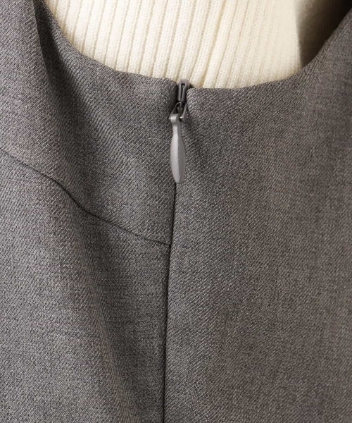 MK MICHEL KLEIN（エムケーミッシェルクラン）の「[洗える]プリーツデザインジャンパースカート（ワンピース・レディース・ダークグレー/ブラック・38）」の4枚目の写真