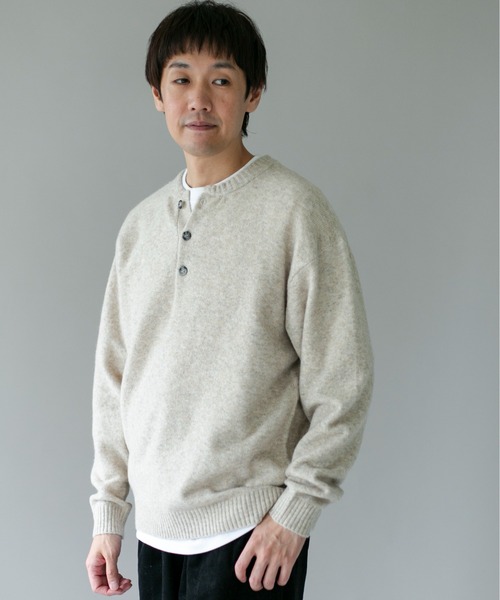 URBAN RESEARCH DOORS（アーバンリサーチドアーズ）の「『WEB限定』ウール混もちもちヘンリーネックニット（ニット/セーター・メンズ・グリーン/ブラック/ライトベージュ・X-LARGE/LARGE/MEDIUM）」の12枚目の写真