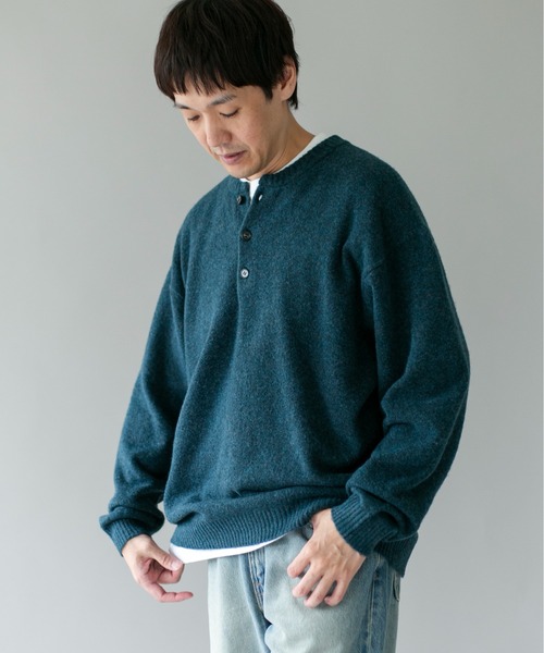 URBAN RESEARCH DOORS（アーバンリサーチドアーズ）の「『WEB限定』ウール混もちもちヘンリーネックニット（ニット/セーター・メンズ・グリーン/ブラック/ライトベージュ・X-LARGE/LARGE/MEDIUM）」の19枚目の写真