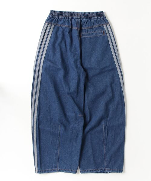 adidas(アディダス)の「スタジアム オーバーサイズフィット デニム フルレングス オープンヘム トラックパンツ / アディダス adidas(デニムパンツ・メンズ・ブルー・LARGE/3XL/XX-LARGE/X-SMALL/X-LARGE/SMALL/MEDIUM)」の6枚目の写真