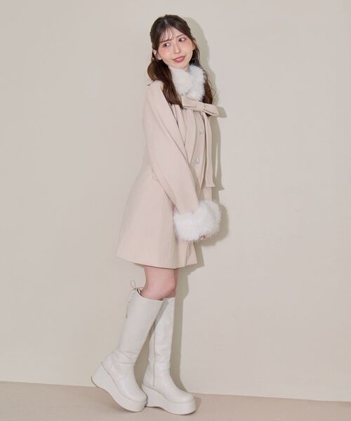 MAJESTIC LEGON（マジェスティックレゴン）の「マルチwayキラキラリボンミディコート（その他アウター・レディース・ピンクベージュ/ライトブルー/チャコールグレー/ブラック・SMALL/MEDIUM/X-SMALL/LARGE）」の18枚目の写真