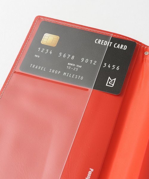 MILESTO(ミレスト)の「スキミングブロック パスポートケース 皮革調R(トラベルグッズ・メンズ・ブラック/キャメル/レッド・フリ-)」の7枚目の写真