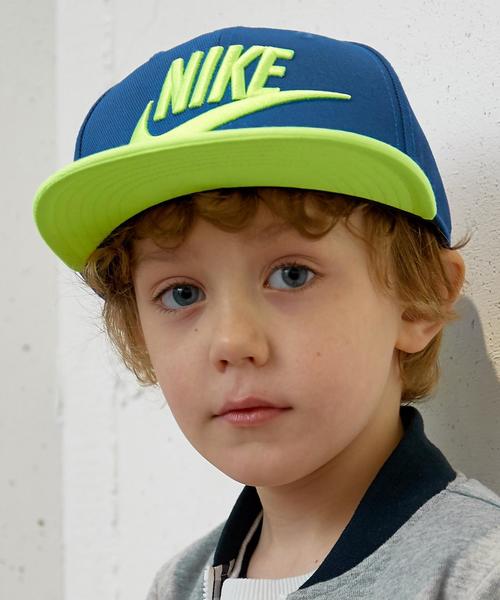 NIKE（ナイキ）の「【NIKE(ナイキ)】フューチュラスナップ キャップ（キャップ・キッズ・ホワイト/ネイビー/コバルトブルー・FREE）」の3枚目の写真