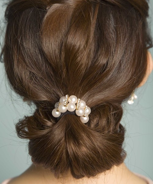 PLAIN CLOTHING(プレーンクロージング)の「パール×スティックヘアゴム(ヘアゴム・レディース・ホワイト・FREE)」の5枚目の写真