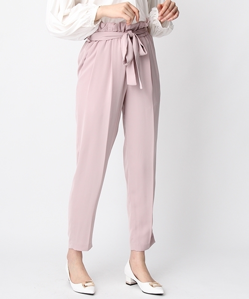 Andemiu（アンデミュウ）の「フリルウエストテーパードパンツ749013（その他パンツ・レディース・キャメル/ピンク/ブラック・MEDIUM/SMALL）」の3枚目の写真