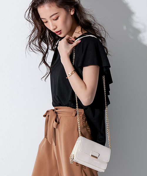 fifth(フィフス)の「フラップチェーンショルダーマルチポシェット(ショルダーバッグ・レディース・グリーン/ホワイト/レッド/ブラック/グレー・FREE)」の2枚目の写真