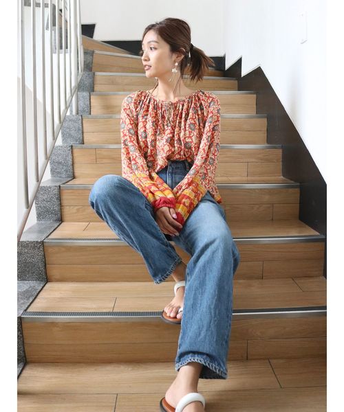 Ungrid（アングリッド）の「ボリュームスリーブ総柄プリントブラウス（シャツ/ブラウス・レディース・ネイビー/レッド・FREE）」の3枚目の写真