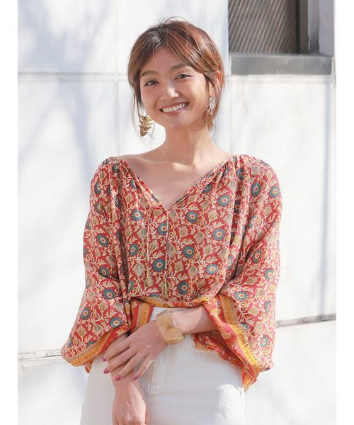 Ungrid（アングリッド）の「ボリュームスリーブ総柄プリントブラウス（シャツ/ブラウス・レディース・ネイビー/レッド・FREE）」の7枚目の写真