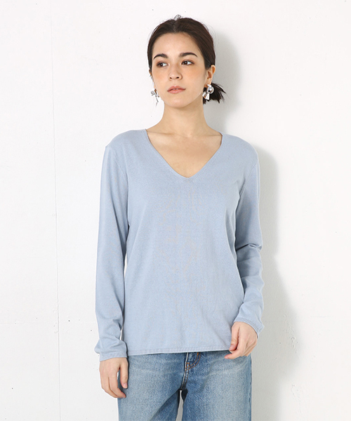 AZUL by moussy（アズールバイマウジー）の「ウォッシャブルコットンVネックニットプルオーバー（ニット/セーター・レディース・ネイビー/イエロー/ベージュ/ライトブルー/ブラック/オフホワイト/オレンジ系その他・LARGE/MEDIUM/SMALL）」の13枚目の写真