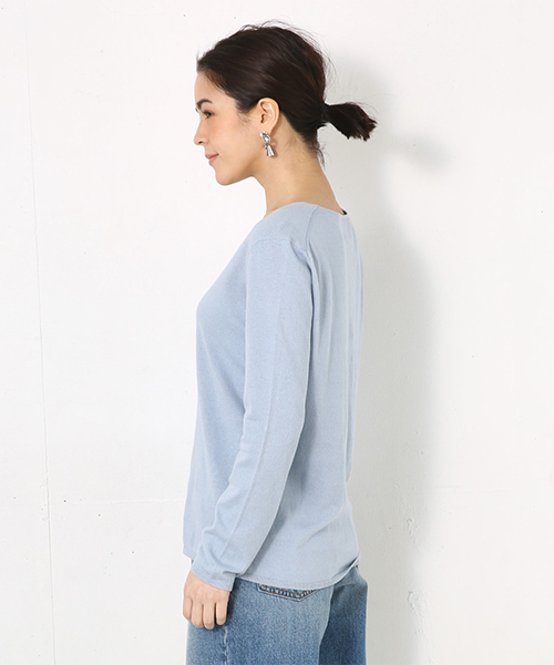 AZUL by moussy（アズールバイマウジー）の「ウォッシャブルコットンVネックニットプルオーバー（ニット/セーター・レディース・ネイビー/イエロー/ベージュ/ライトブルー/ブラック/オフホワイト/オレンジ系その他・LARGE/MEDIUM/SMALL）」の14枚目の写真