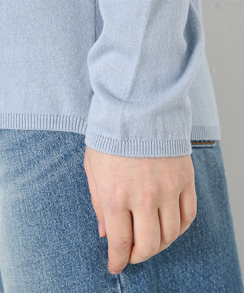 AZUL by moussy（アズールバイマウジー）の「ウォッシャブルコットンVネックニットプルオーバー（ニット/セーター・レディース・ネイビー/イエロー/ベージュ/ライトブルー/ブラック/オフホワイト/オレンジ系その他・LARGE/MEDIUM/SMALL）」の17枚目の写真