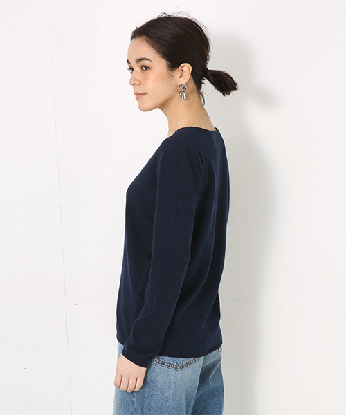 AZUL by moussy（アズールバイマウジー）の「ウォッシャブルコットンVネックニットプルオーバー（ニット/セーター・レディース・ネイビー/イエロー/ベージュ/ライトブルー/ブラック/オフホワイト/オレンジ系その他・LARGE/MEDIUM/SMALL）」の15枚目の写真