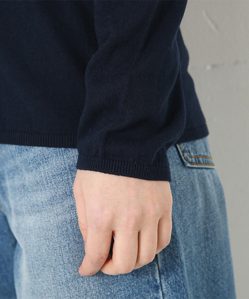 AZUL by moussy（アズールバイマウジー）の「ウォッシャブルコットンVネックニットプルオーバー（ニット/セーター・レディース・ネイビー/イエロー/ベージュ/ライトブルー/ブラック/オフホワイト/オレンジ系その他・LARGE/MEDIUM/SMALL）」の18枚目の写真