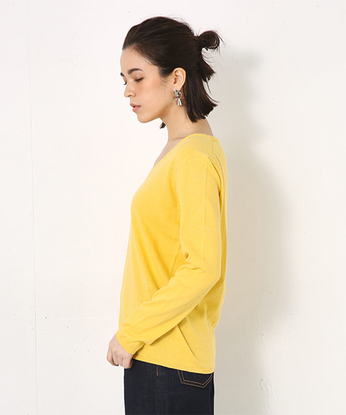 AZUL by moussy（アズールバイマウジー）の「ウォッシャブルコットンVネックニットプルオーバー（ニット/セーター・レディース・ネイビー/イエロー/ベージュ/ライトブルー/ブラック/オフホワイト/オレンジ系その他・LARGE/MEDIUM/SMALL）」の16枚目の写真