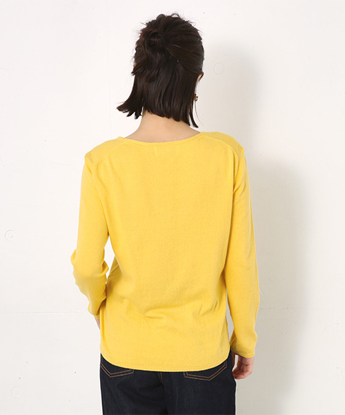 AZUL by moussy（アズールバイマウジー）の「ウォッシャブルコットンVネックニットプルオーバー（ニット/セーター・レディース・ネイビー/イエロー/ベージュ/ライトブルー/ブラック/オフホワイト/オレンジ系その他・LARGE/MEDIUM/SMALL）」の10枚目の写真