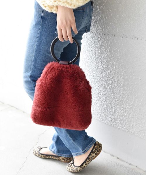 Khaju（カージュ）の「Khaju:フェイクファーリングハンドルバッグ◇（ハンドバッグ・レディース・ライトグレー/ベージュ/ワイン・ONE SIZE）」の3枚目の写真