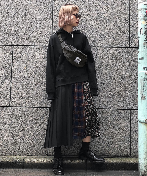 PAGEBOY（ページボーイ）の「BIGシルエットパーカー（Tシャツ/カットソー・レディース・ブラック/グレー/オフホワイト/ダークパープル・FREE）」の12枚目の写真