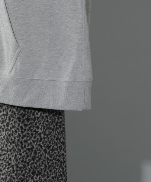 PAGEBOY（ページボーイ）の「BIGシルエットパーカー（Tシャツ/カットソー・レディース・ブラック/グレー/オフホワイト/ダークパープル・FREE）」の15枚目の写真