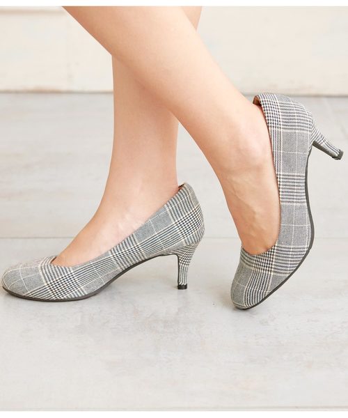 KOBE LETTUCE（コウベレタス）の「ラウンドトゥ6ｃｍヒールパンプス＊レディース/シューズ/細ヒール[I1700]神戸レタス（パンプス・レディース・ブラック/ベージュ/ピンク/グリーン/ブラック系その他/イエロー系その他/グレイッシュベージュ/レンガ・LL/S/M/L）」の3枚目の写真