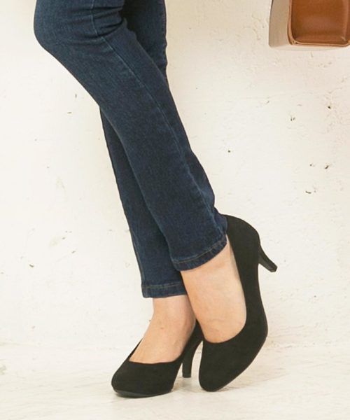 KOBE LETTUCE（コウベレタス）の「ラウンドトゥ6ｃｍヒールパンプス＊レディース/シューズ/細ヒール[I1700]神戸レタス（パンプス・レディース・ブラック/ベージュ/ピンク/グリーン/ブラック系その他/イエロー系その他/グレイッシュベージュ/レンガ・LL/S/M/L）」の2枚目の写真