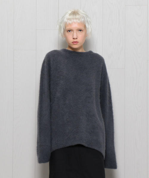 ATON（エイトン）の「＜ATON＞CASHMERE KNIT PULLOVER/ニット（ニット/セーター・レディース・ダークグレー/ケリー/ブラック/ピンク・04）」の3枚目の写真