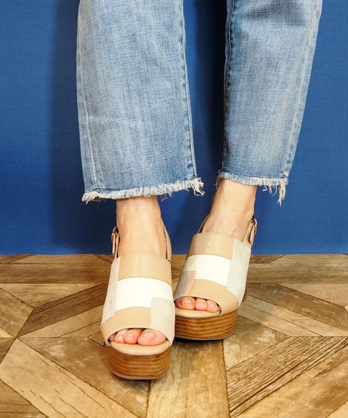 あしながおじさん（アシナガオジサン）の「〈あしながおじさん〉　厚底カバードサンダル（サンダル・レディース・ベージュ/サーモンピンク/ブラック/ホワイト・23.5cm/23.0cm/24.0cm/24.5cm/22.5cm）」の4枚目の写真