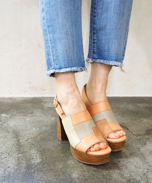 あしながおじさん（アシナガオジサン）の「〈あしながおじさん〉　厚底カバードサンダル（サンダル・レディース・ベージュ/サーモンピンク/ブラック/ホワイト・23.5cm/23.0cm/24.0cm/24.5cm/22.5cm）」の10枚目の写真