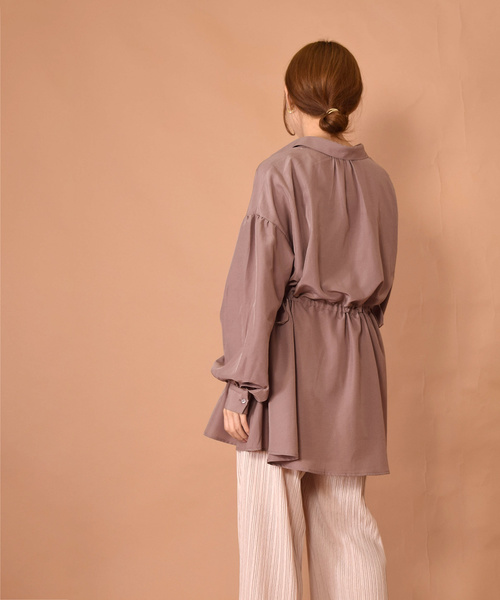 w closet（ダブルクローゼット）の「ウエストギャザーボリューム袖