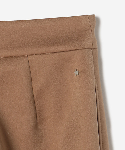 CONVERSE TOKYO（コンバーストウキョウ）の「スウェードタッチセミフレアパンツ（その他パンツ・レディース・ブラウン/グリーン・SMALL/MEDIUM）」の8枚目の写真