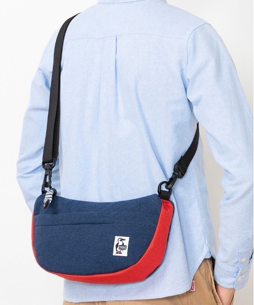 CHUMS(チャムス)の「【CHUMS】Mini Banana Shoulder Sweat Nylon(ショルダーバッグ・メンズ・ブラック/ネイビー/イエロー/ヘザーグレー/カモフラージュ/桜/ブラック系その他/ネイビー系/グリーン・FREE)」の22枚目の写真