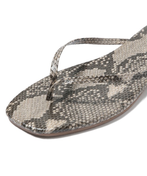 ADAM ET ROPE'（アダムエロペ）の「【一部店舗限定】スクエアトゥビーチサンダル（サンダル・レディース・ブラック/ブラック系その他/ベージュ・36/37/38）」の13枚目の写真