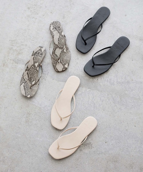 ADAM ET ROPE'（アダムエロペ）の「【一部店舗限定】スクエアトゥビーチサンダル（サンダル・レディース・ブラック/ブラック系その他/ベージュ・36/37/38）」の19枚目の写真