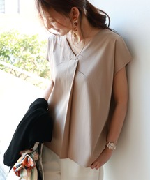 コットン半袖VネックタックTシャツ