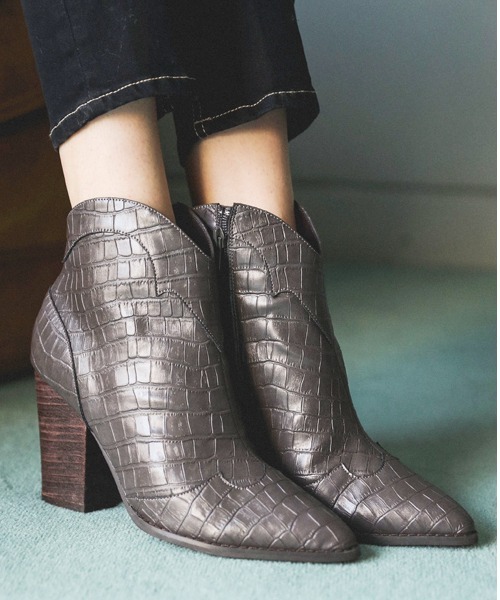 ALEXIA STAM（アリシアスタン）の「Original Buckle Short Boots/オリジナルバックルショートブーツ（ブーツ・レディース・アイボリー/グレイッシュベージュ・S/M/L）」の13枚目の写真