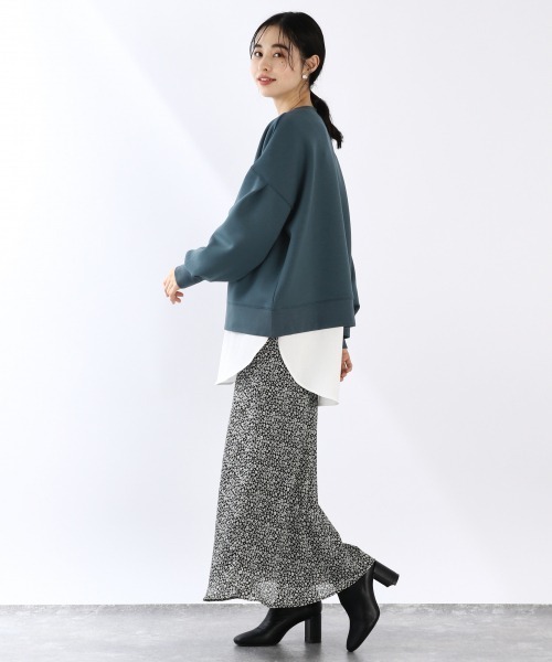 LOWRYS FARM(ローリーズファーム)の「ダンボールクループルオーバーLS 919945(スウェット・レディース・ホワイト/ブラック/ブラウン/ブルー・FREE)」の9枚目の写真