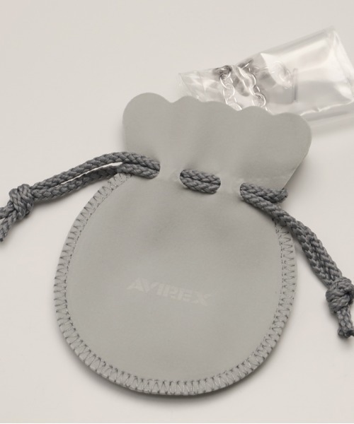 AVIREX（アヴィレックス）の「【InRed5月号・桐谷美玲さん着用】【直営店限定】ロゴブレスレット/ AVIREX LOGO BRACELET（ブレスレット・レディース・シルバー・FREE）」の5枚目の写真