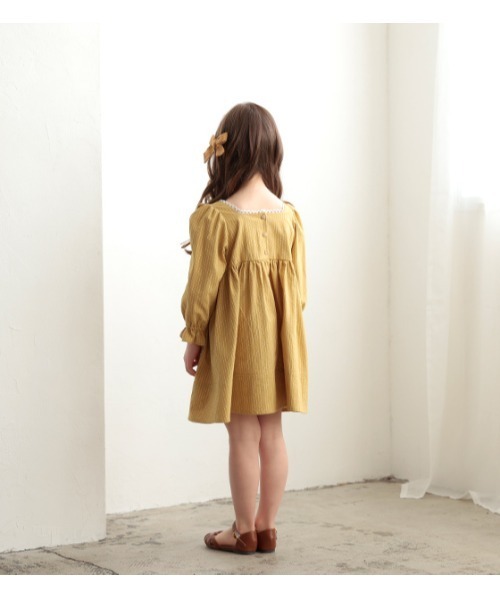 StompStamp（ストンプスタンプ）の「Coquette コケット　C231002 ｽｸｴｱﾚｰｽﾈｯｸOP（ワンピース・キッズ・クリーム・100cm/90cm/120cm/110cm）」の3枚目の写真