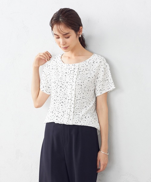 COMME CA ISM（コムサイズム）の「ドット柄　半袖ブラウス（シャツ/ブラウス・レディース・ホワイト/ベージュ・SMALL/MEDIUM/LARGE）」の16枚目の写真