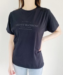 daily simple logo tee